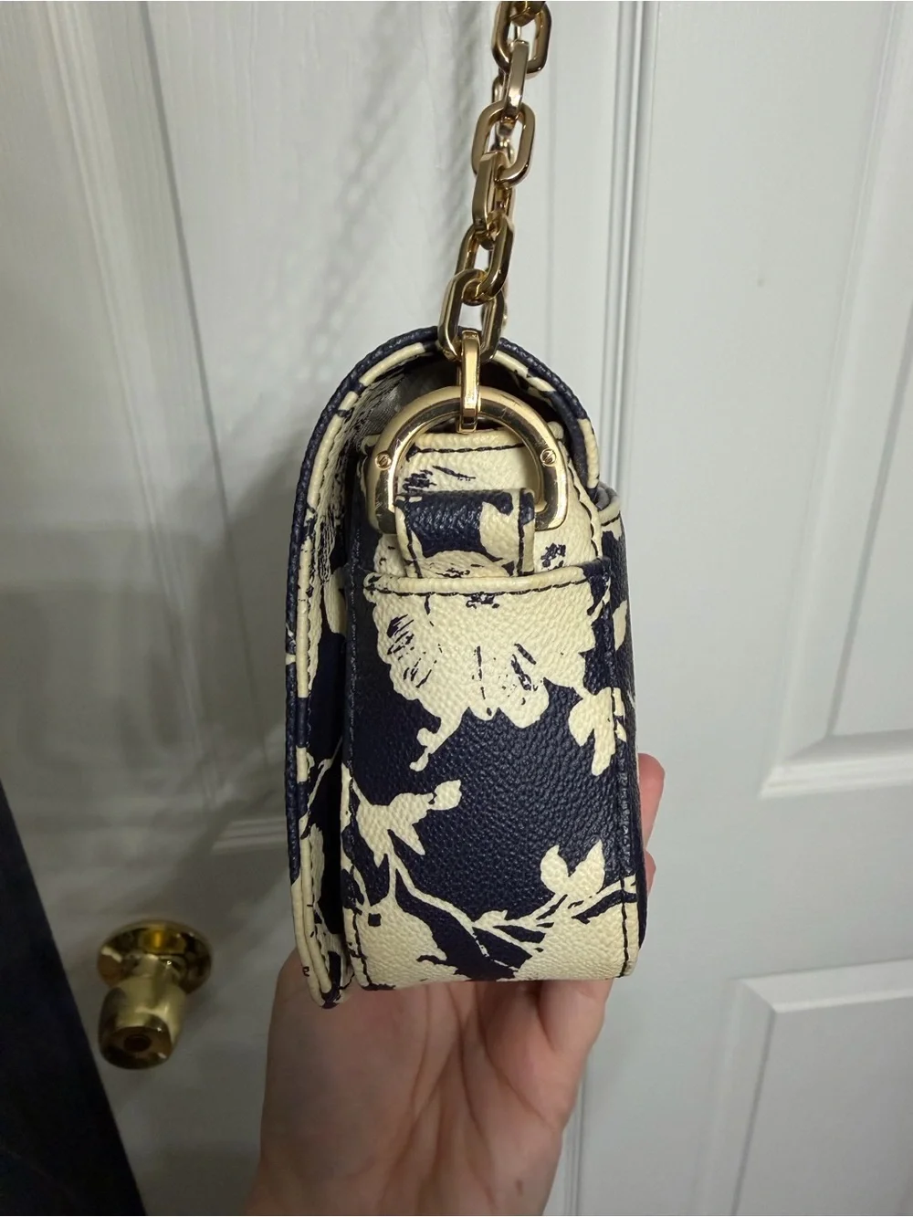 Tory Burch Navy Floral Chain Shoulder Bag - Picture 4 of 16